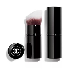 LES PINCEAUX DE CHANEL - Retractable Foundation Brush N°103